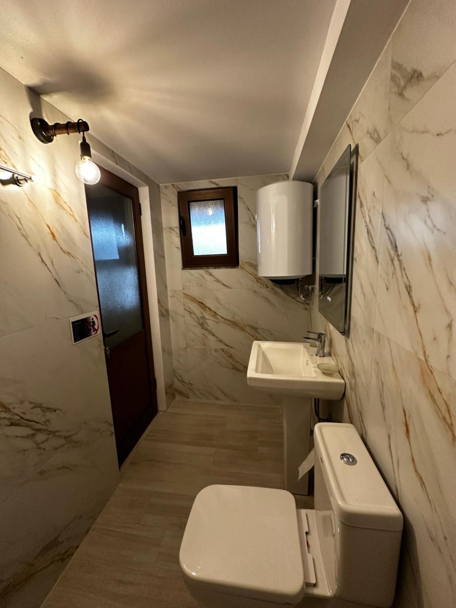 Guest House Gorani ベラト エクステリア 写真